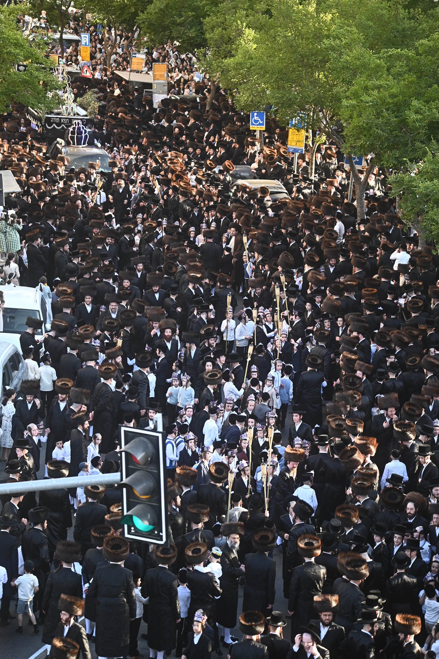 הכנסת ספר תורה לזכותו של האדמו"ר מבעלזא
