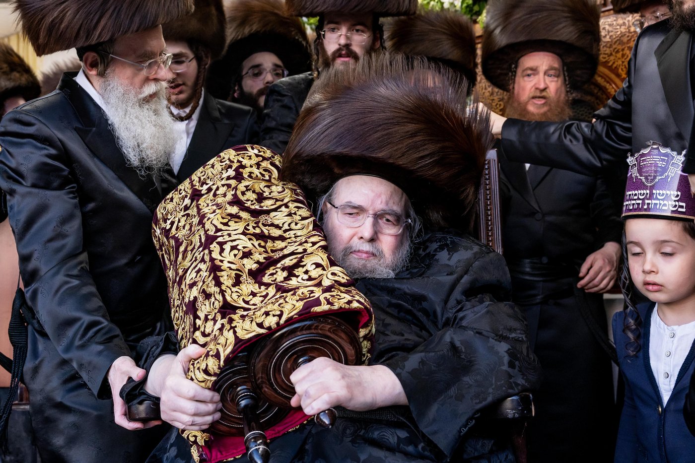 הכנסת ספר תורה לזכותו של האדמו"ר מבעלזא