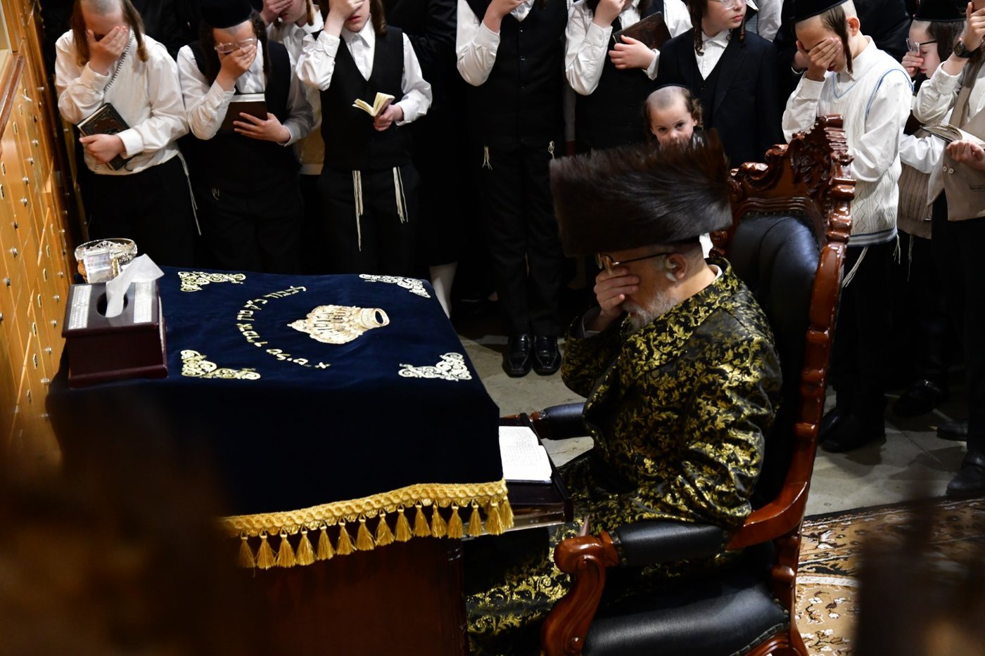 יו"ט שבועות בחצה"ק סערט ויז'ניץ