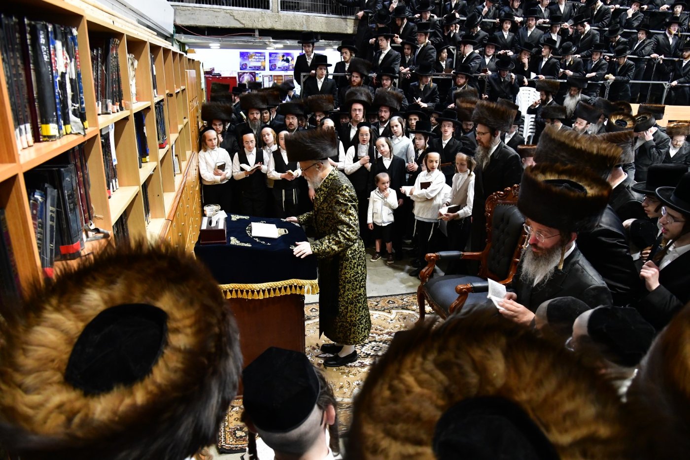 יו"ט שבועות בחצה"ק סערט ויז'ניץ