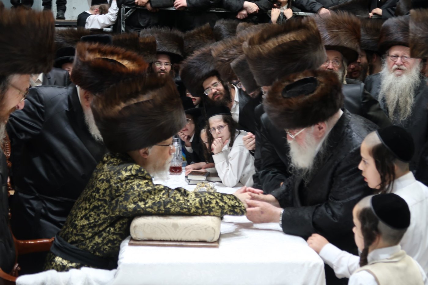 יו"ט שבועות בחצה"ק סערט ויז'ניץ