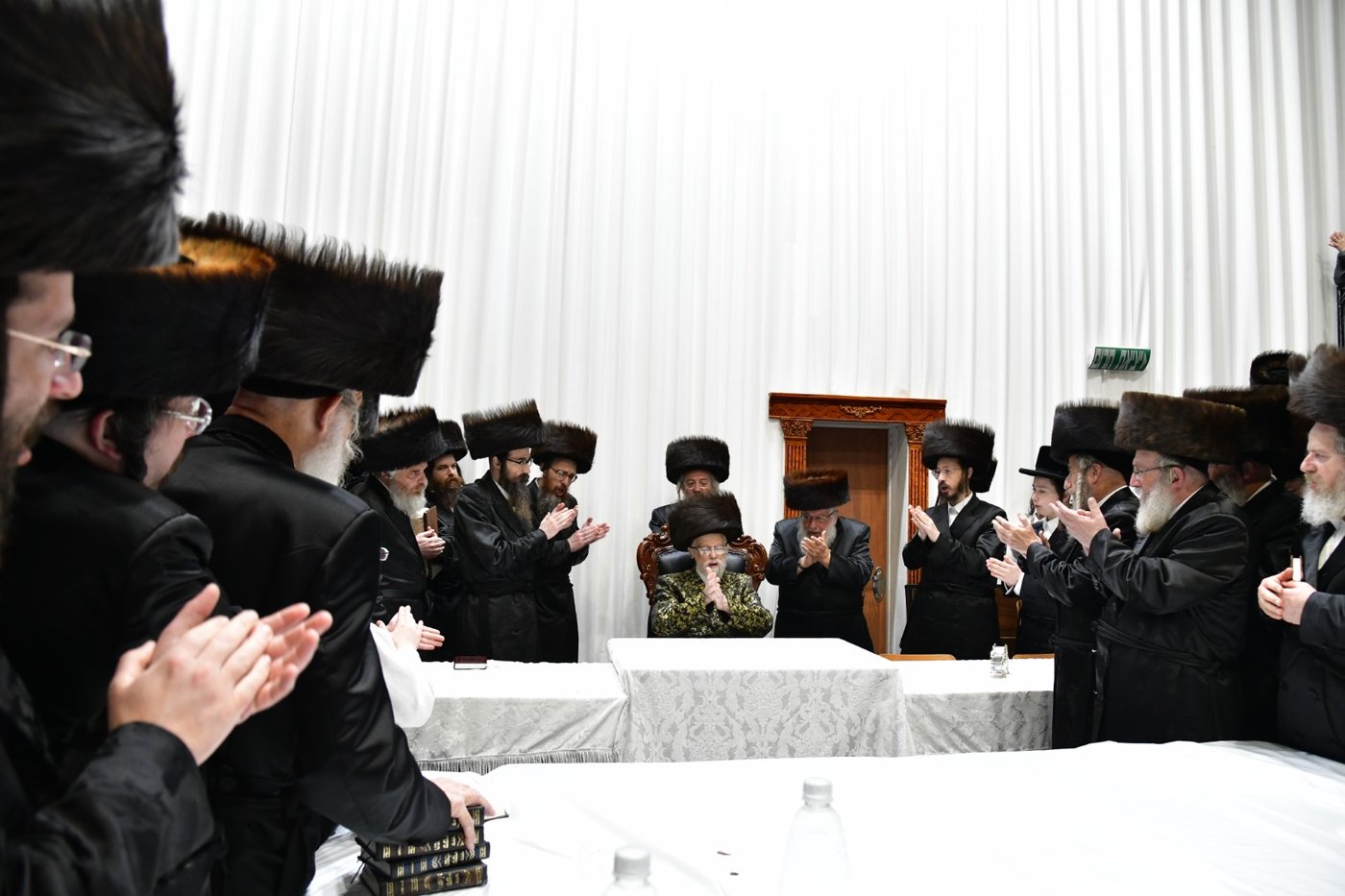 יו"ט שבועות בחצה"ק סערט ויז'ניץ