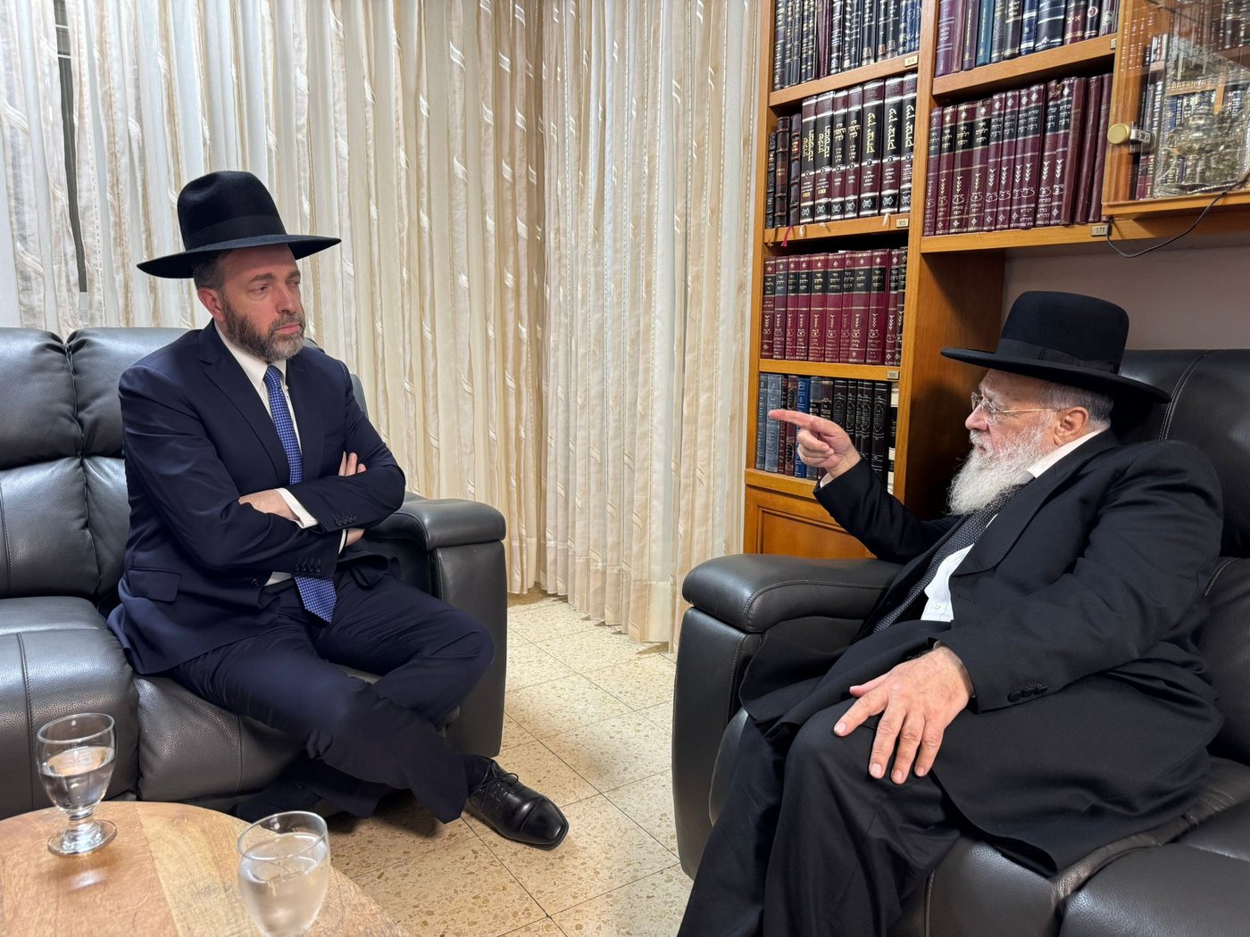 אטיאס במעונו של הראש"ל, אמש