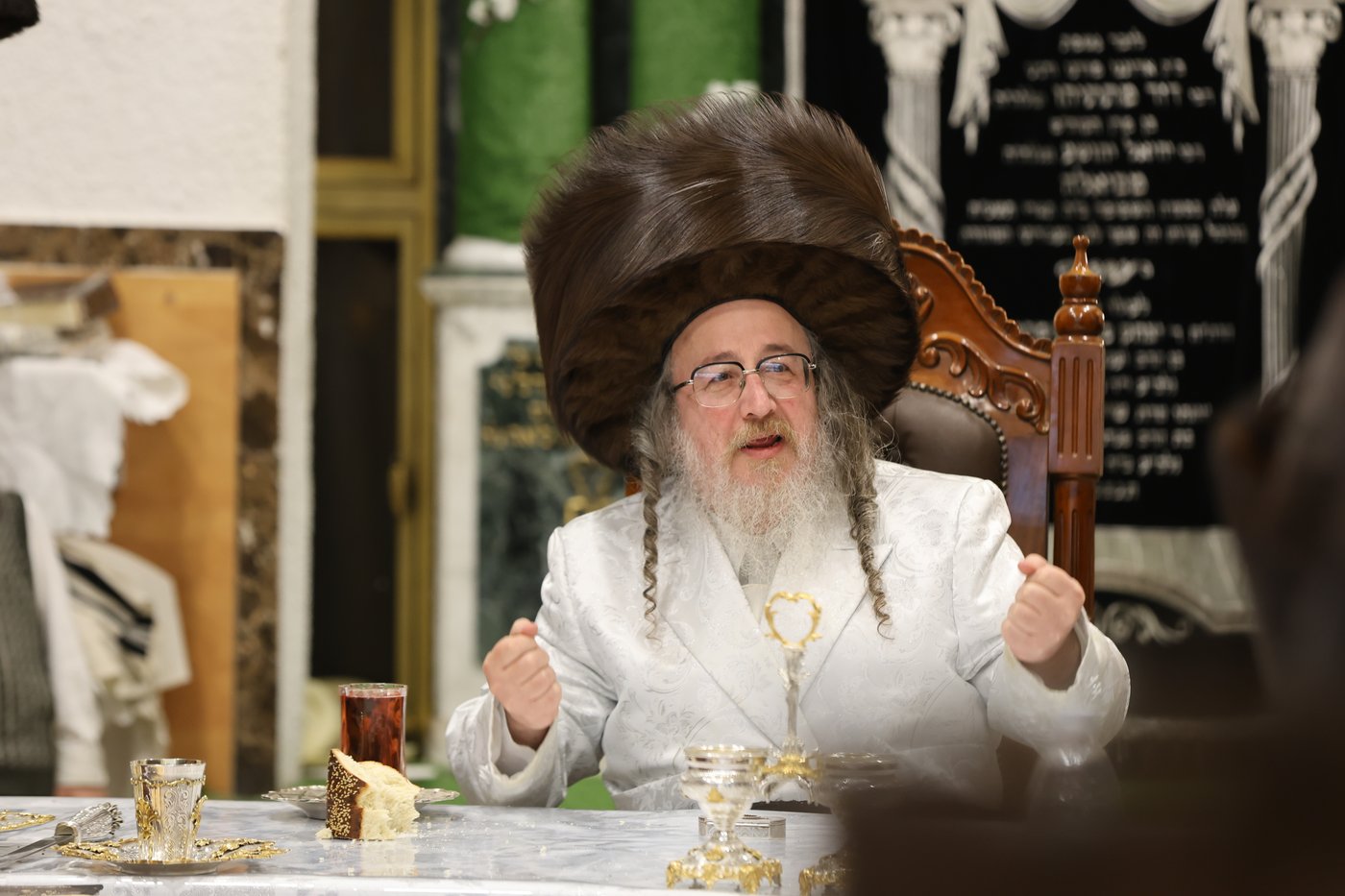 נעילת חג השבועות בחצה"ק ביאלה בני ברק