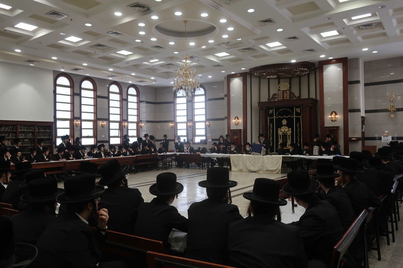 הרה"צ רבי חיים מאיר הגר בביקור בישיבת ויז'ניץ בברכפלד