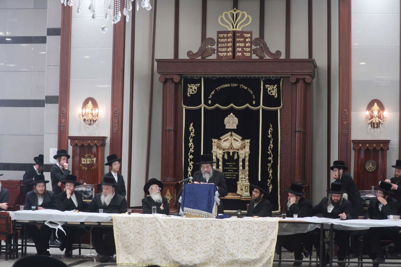 הרה"צ רבי חיים מאיר הגר בביקור בישיבת ויז'ניץ בברכפלד