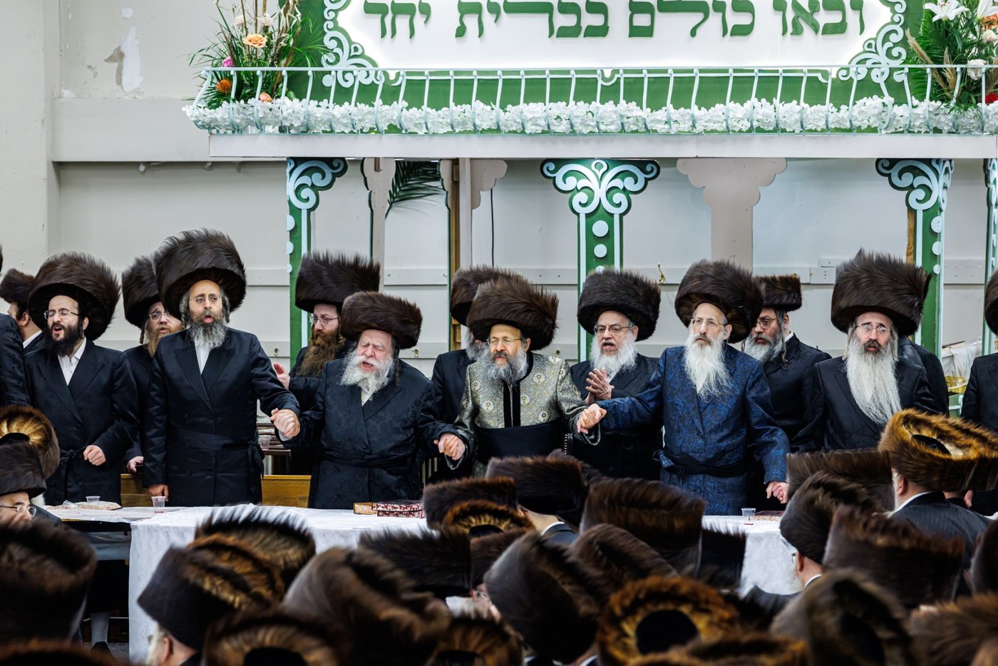 שבועות בחצה"ק באבוב 45
