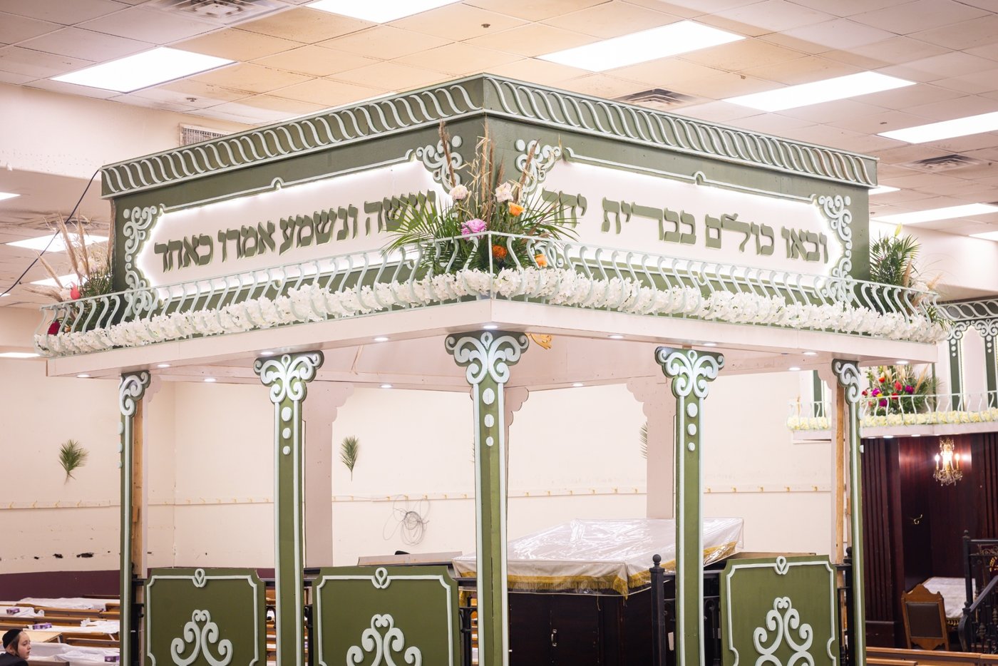 שבועות בחצה"ק באבוב 45
