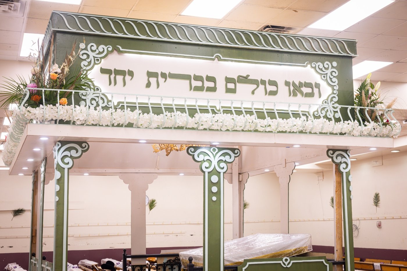 שבועות בחצה"ק באבוב 45