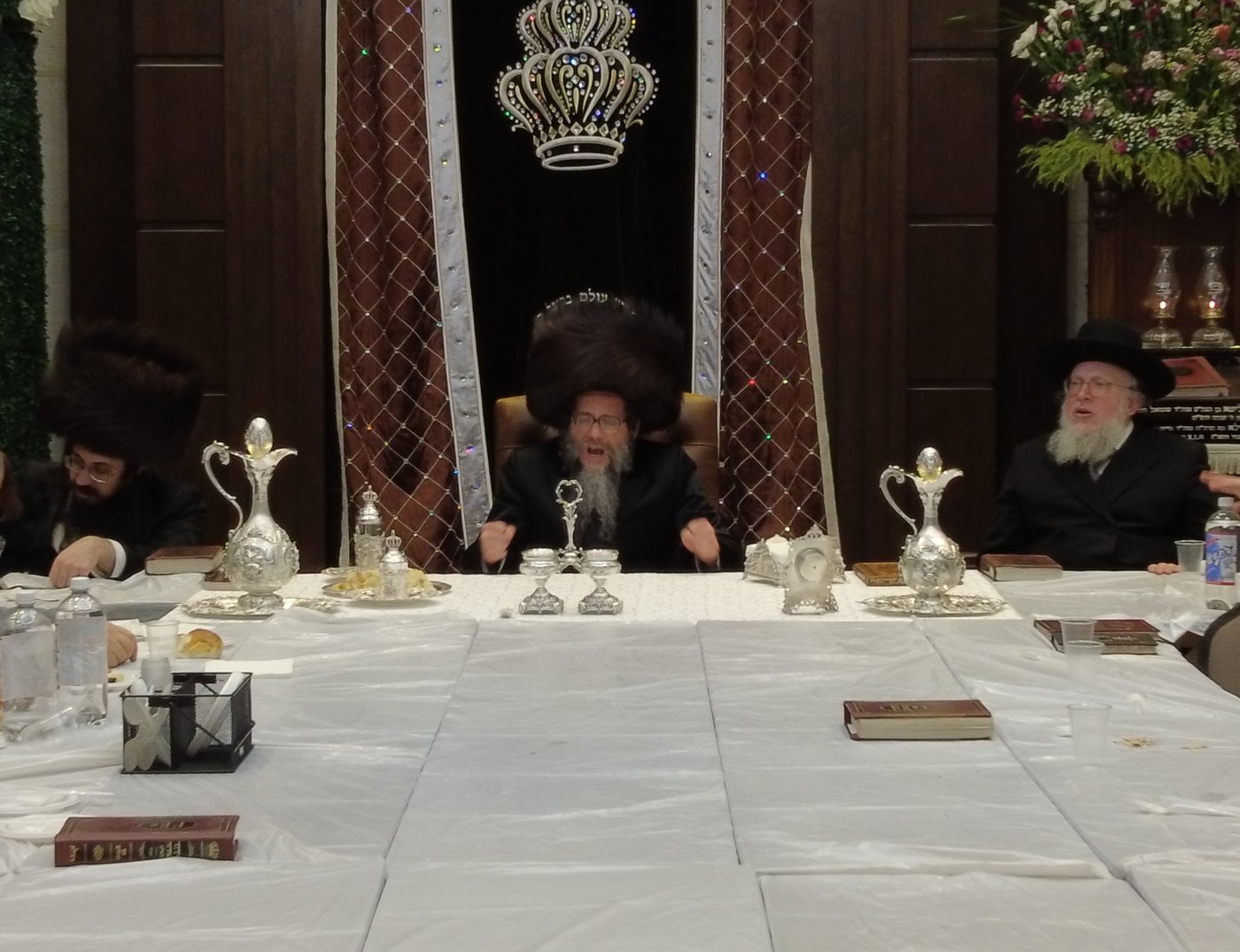 שבועות בחצה"ק סקולען לייקווד