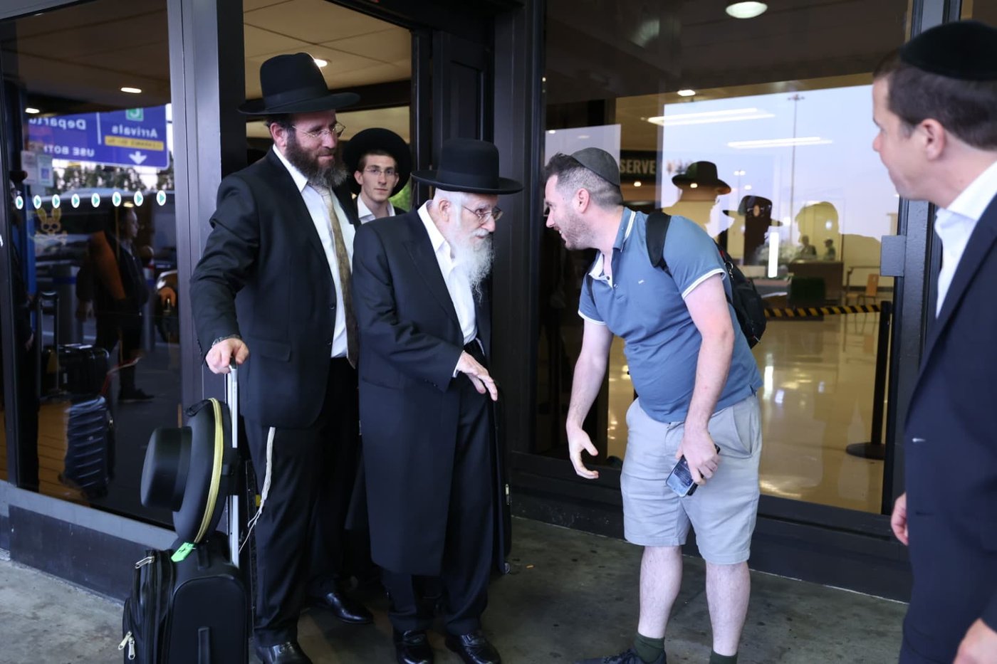 הגאון רבי עזריאל אויערבאך במסע לארה"ב
