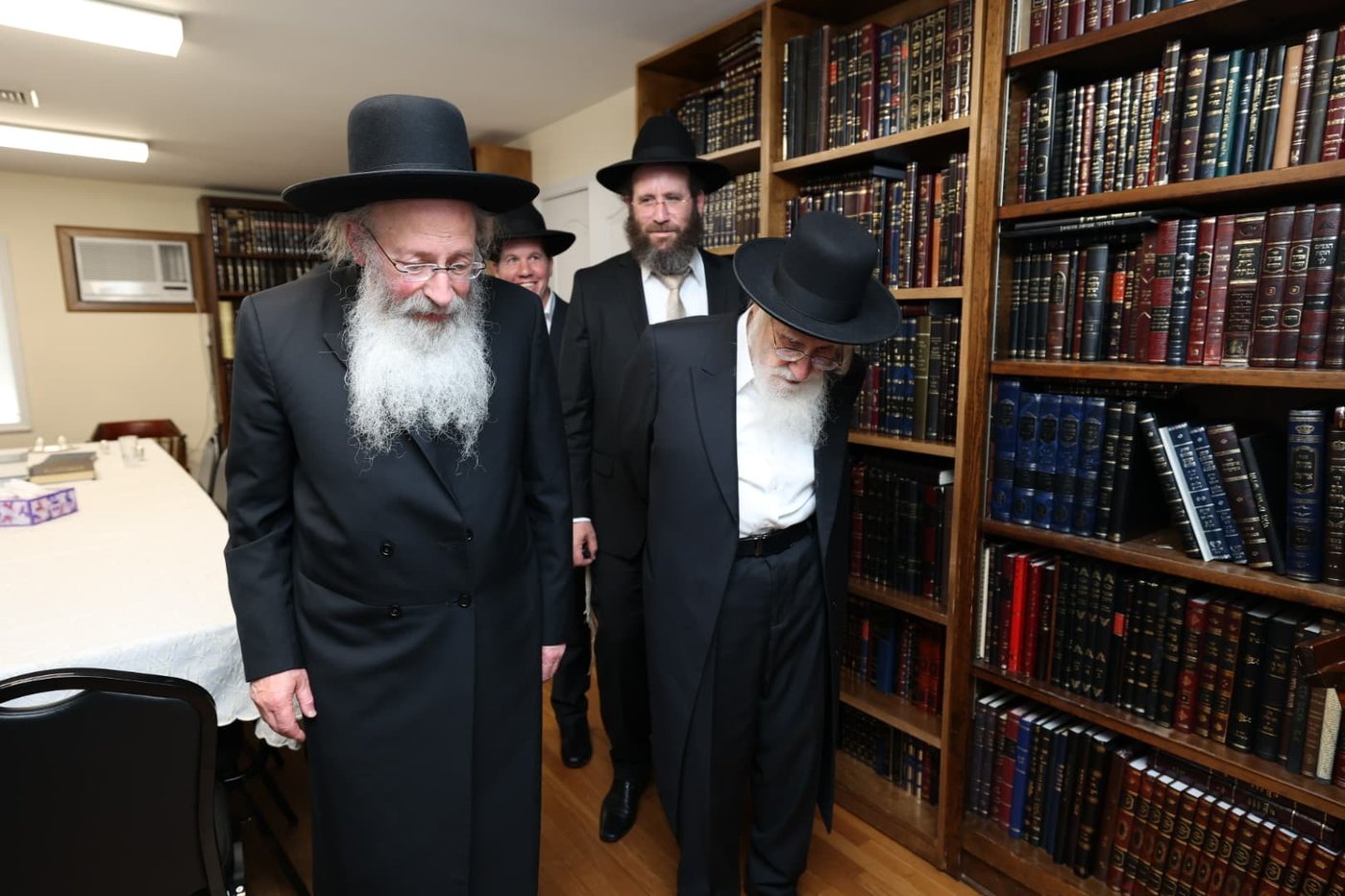 הגאון רבי עזריאל אויערבאך במסע לארה"ב
