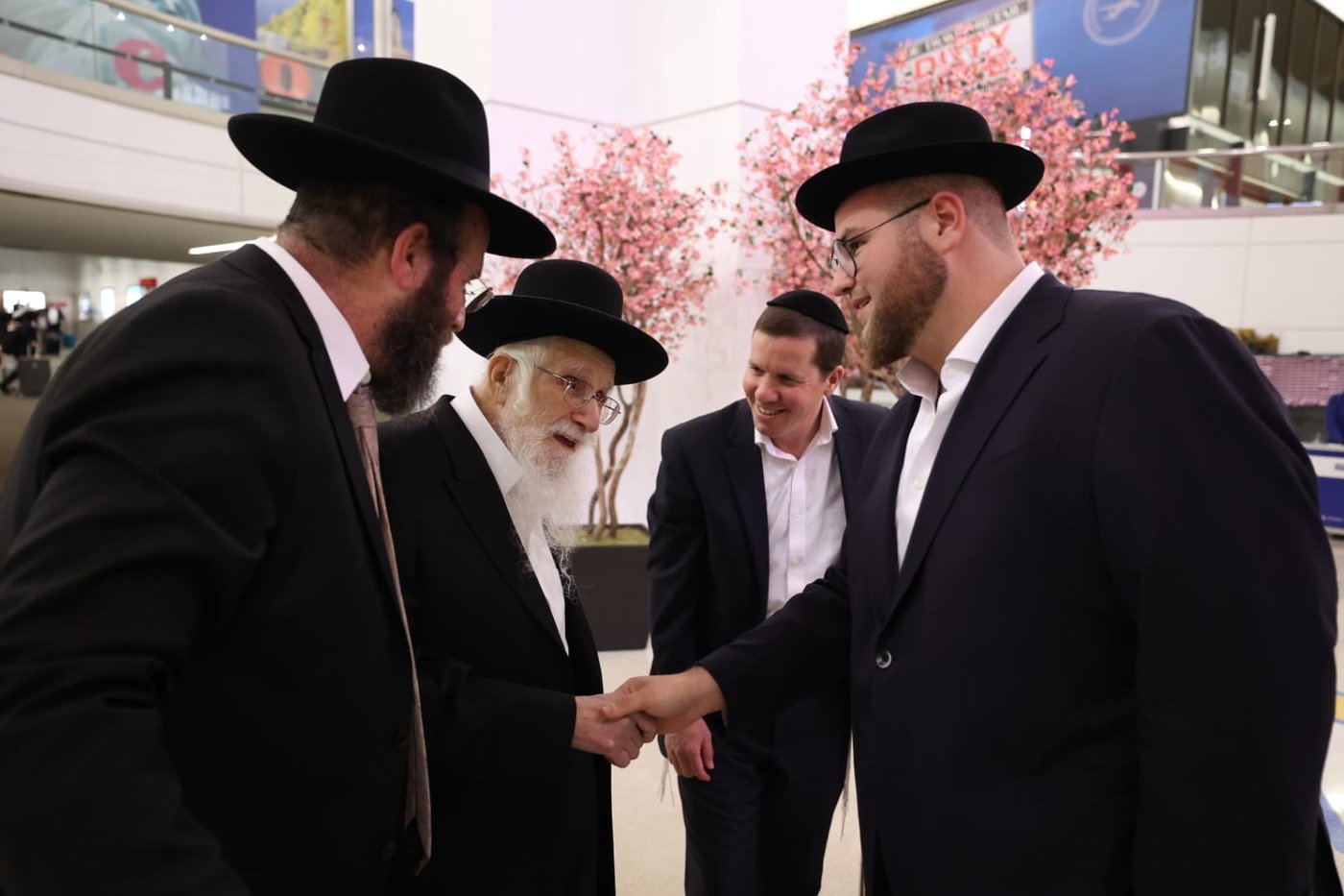 הגאון רבי עזריאל אויערבאך במסע לארה"ב