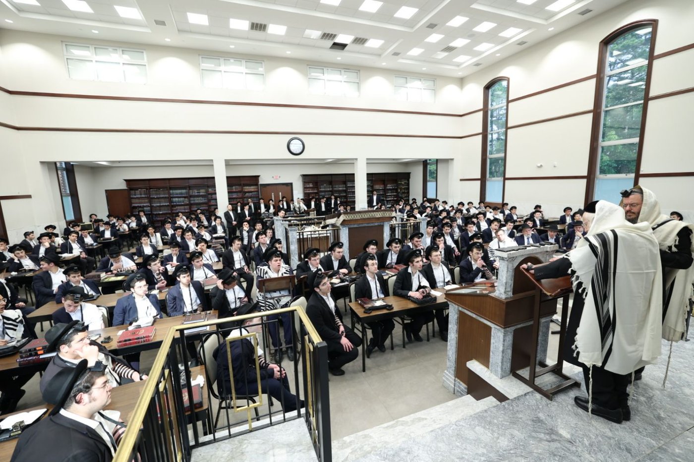 הגאון רבי עזריאל אויערבאך במסע לארה"ב