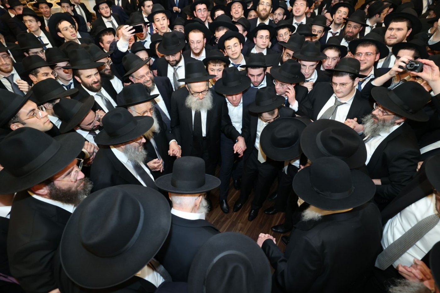 הגאון רבי עזריאל אויערבאך במסע לארה"ב