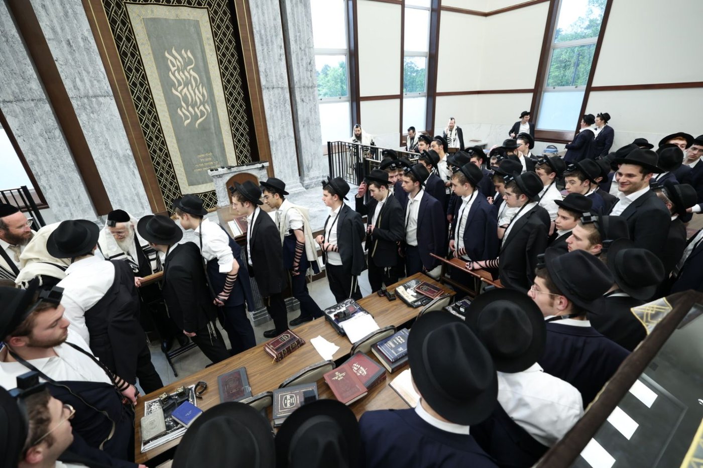 הגאון רבי עזריאל אויערבאך במסע לארה"ב