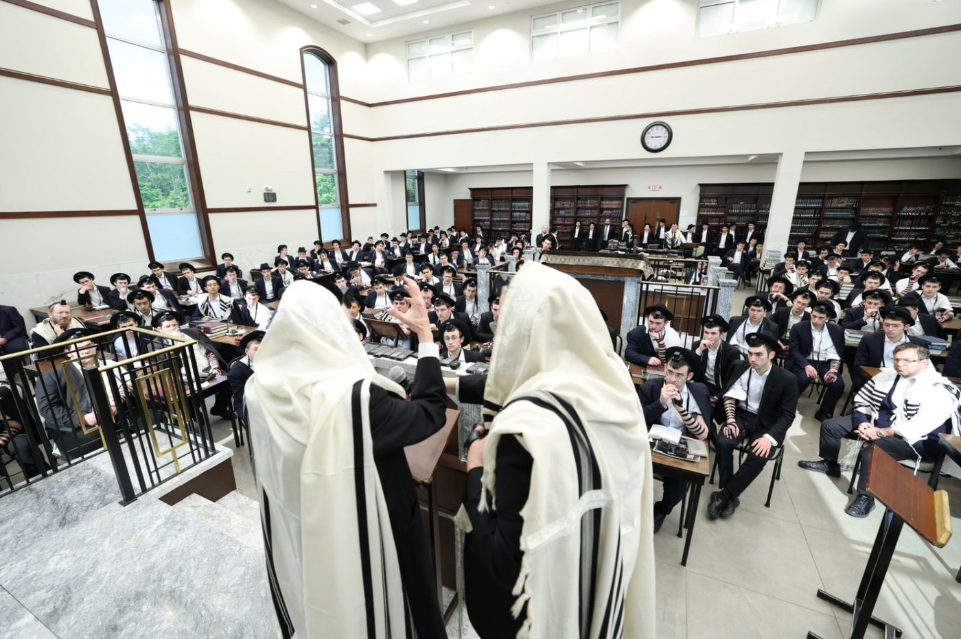 הגאון רבי עזריאל אויערבאך במסע לארה"ב