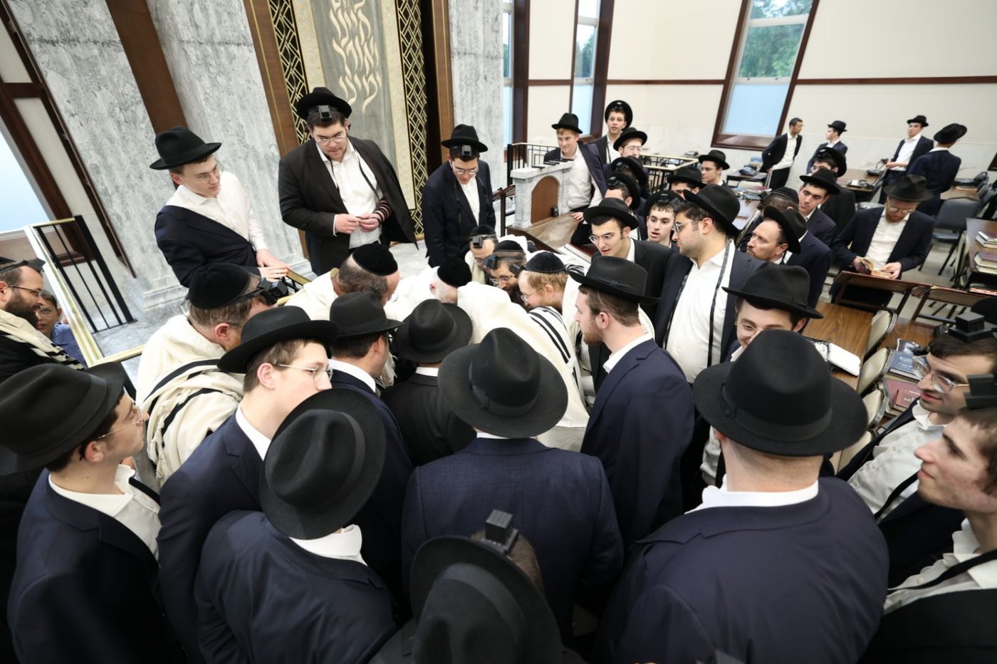 הגאון רבי עזריאל אויערבאך במסע לארה"ב