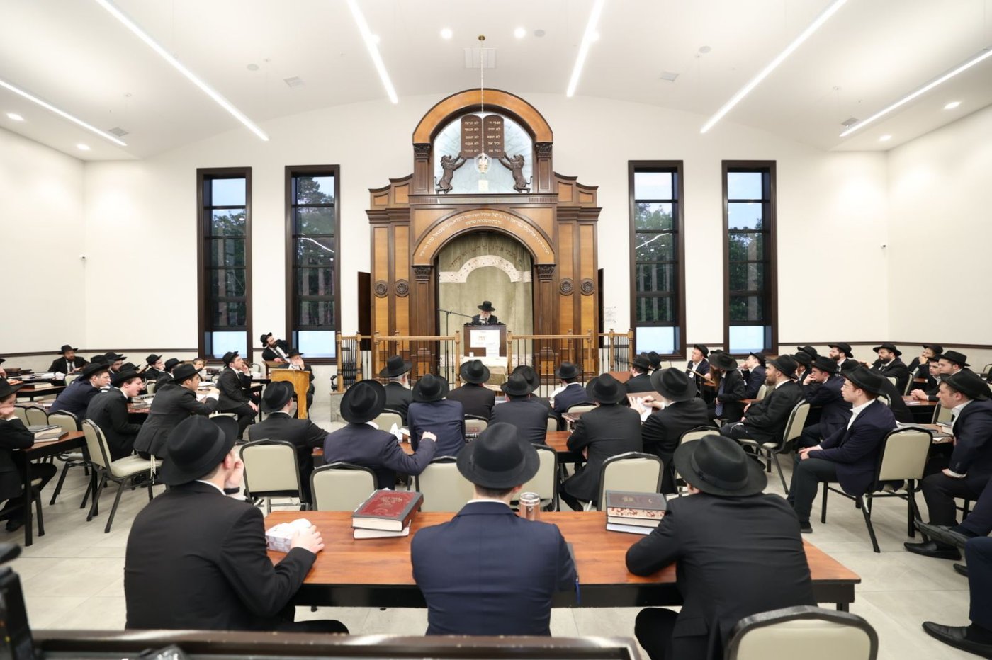 הגאון רבי עזריאל אויערבאך במסע לארה"ב
