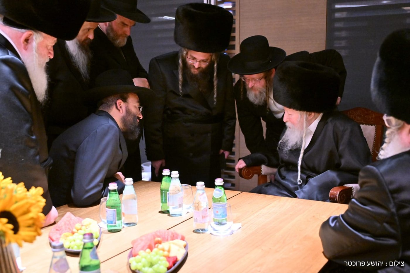 האדמו"ר מגור בשדה התעופה בדרכו לארה"ב