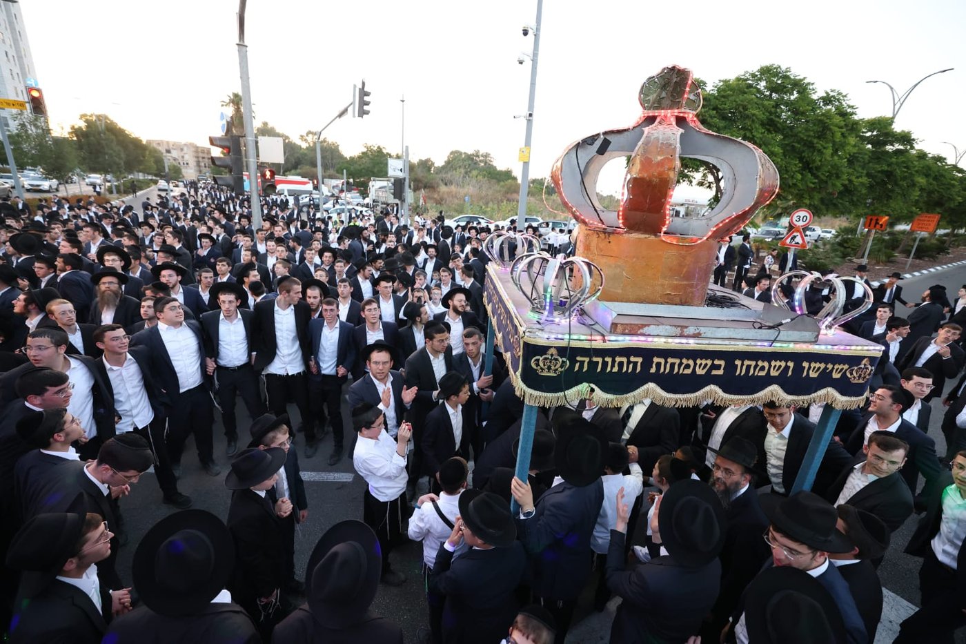 חנוכת ארון הקודש הגדול והמפואר בעולם ב'עטרת שלמה'