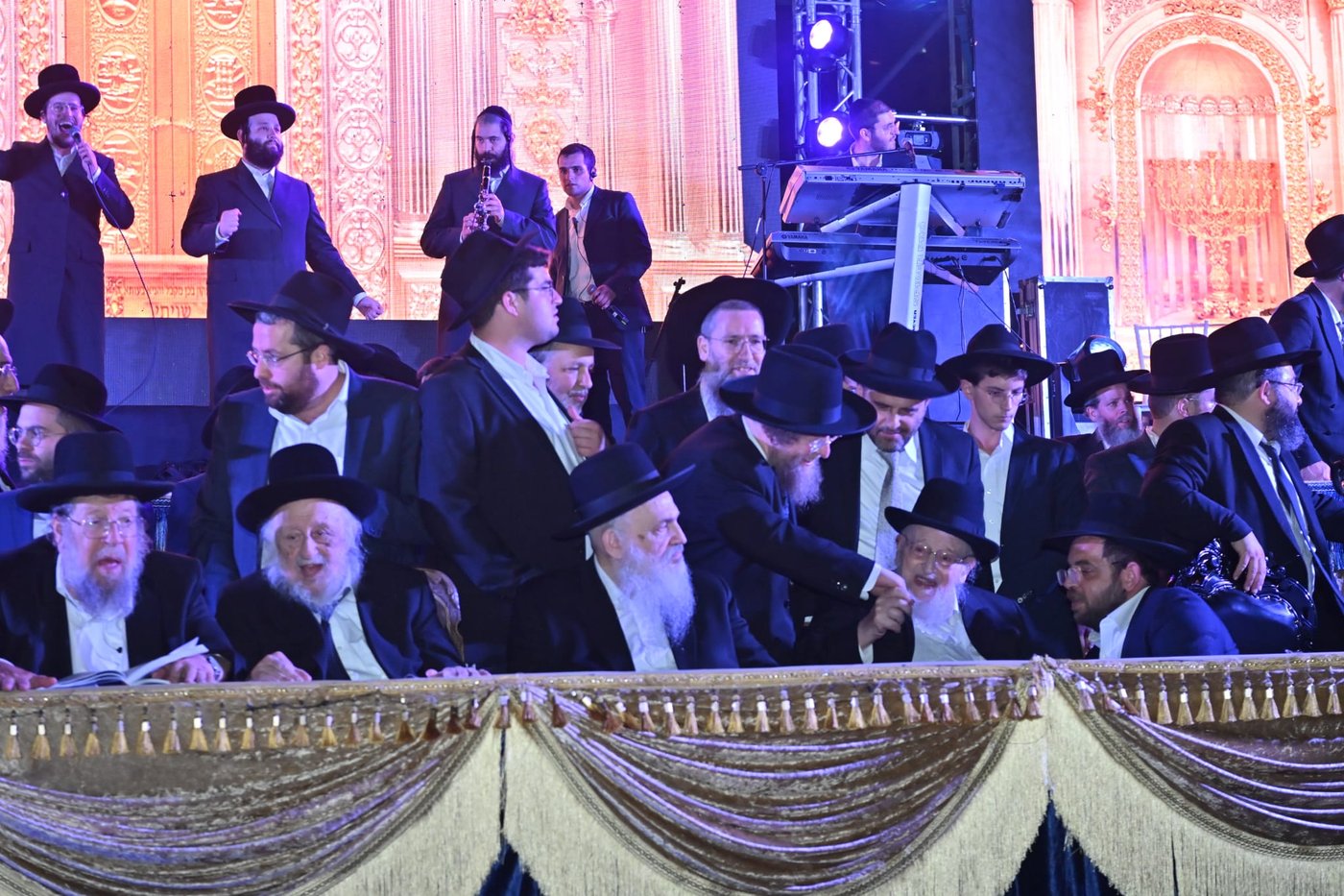 חנוכת ארון הקודש הגדול והמפואר בעולם ב'עטרת שלמה'