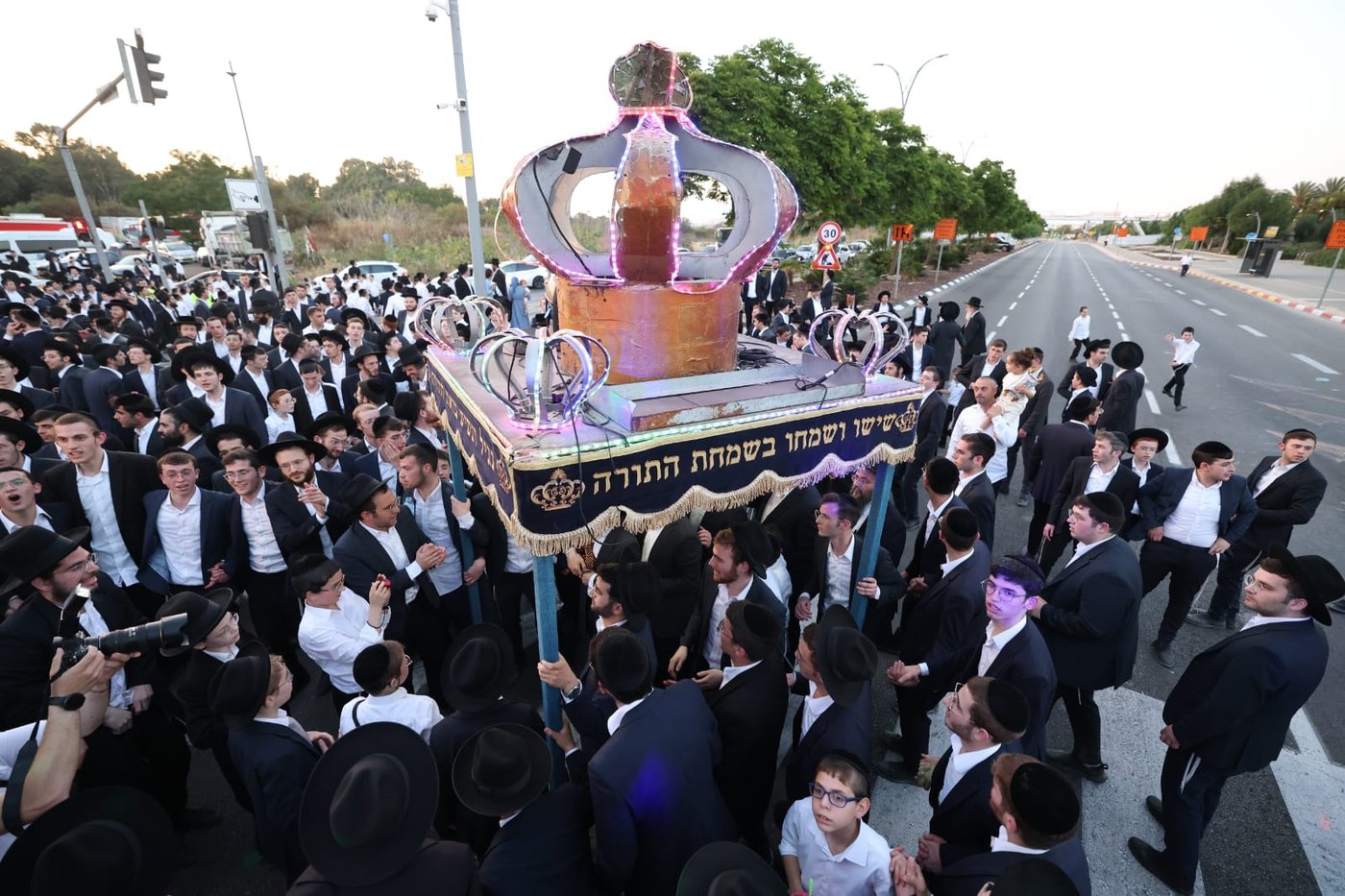 חנוכת ארון הקודש הגדול והמפואר בעולם ב'עטרת שלמה'