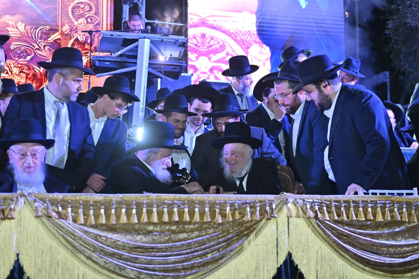 חנוכת ארון הקודש הגדול והמפואר בעולם ב'עטרת שלמה'