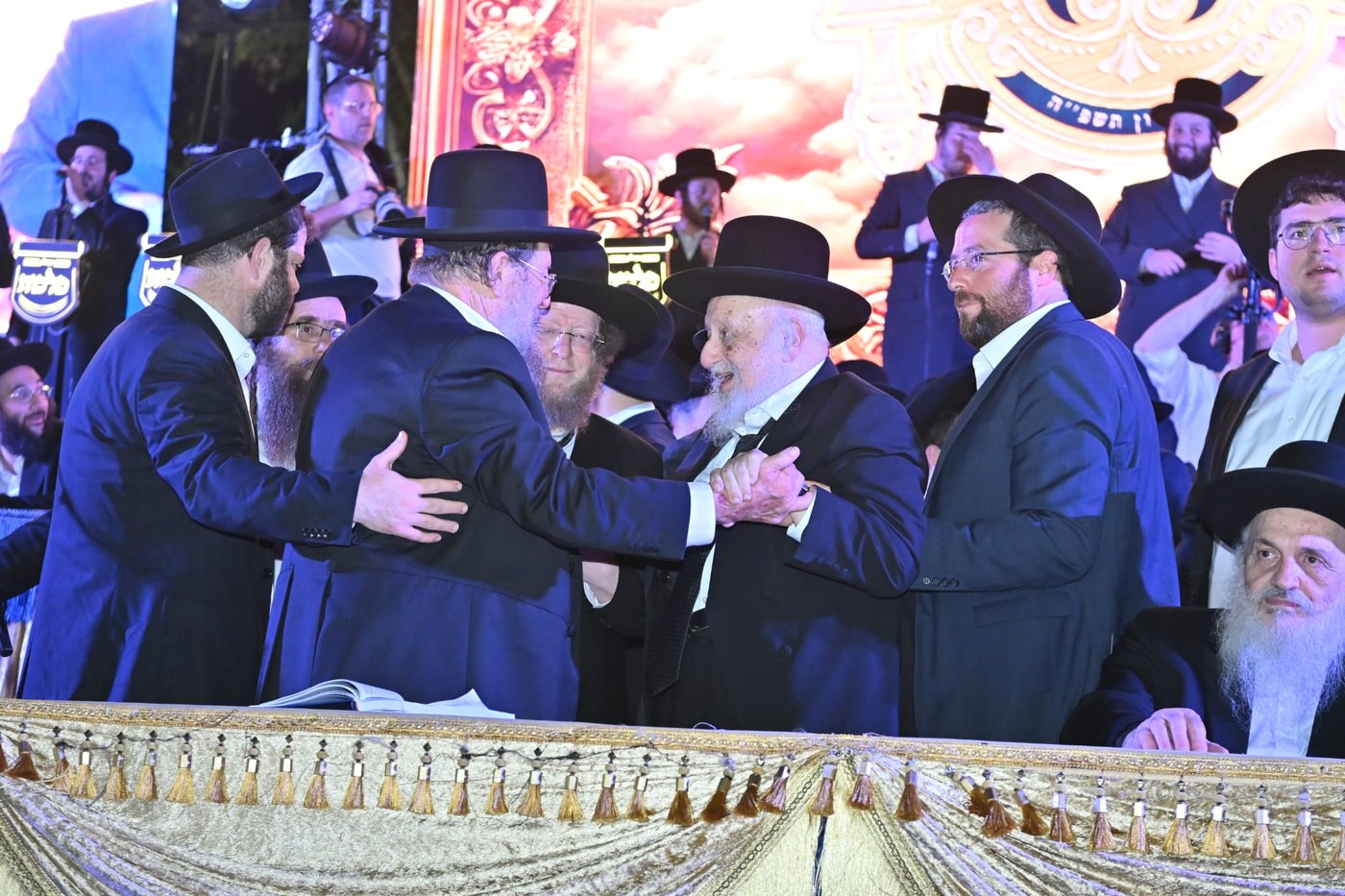 חנוכת ארון הקודש הגדול והמפואר בעולם ב'עטרת שלמה'