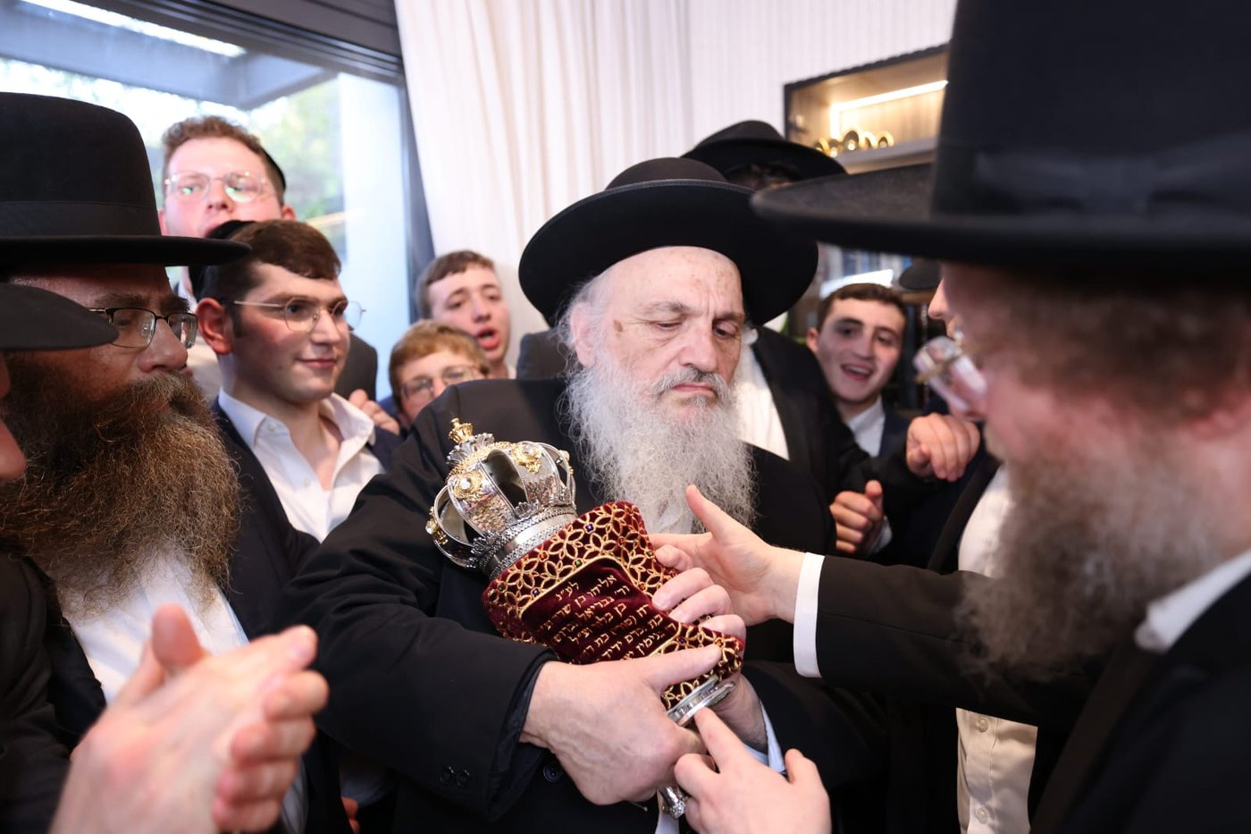 חנוכת ארון הקודש הגדול והמפואר בעולם ב'עטרת שלמה'