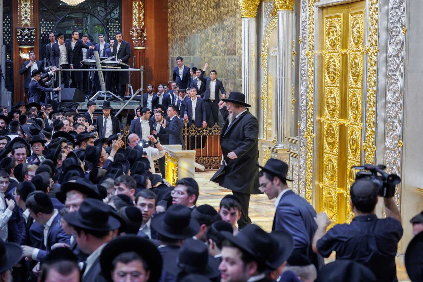 חנוכת ארון הקודש הגדול והמפואר בעולם ב'עטרת שלמה'