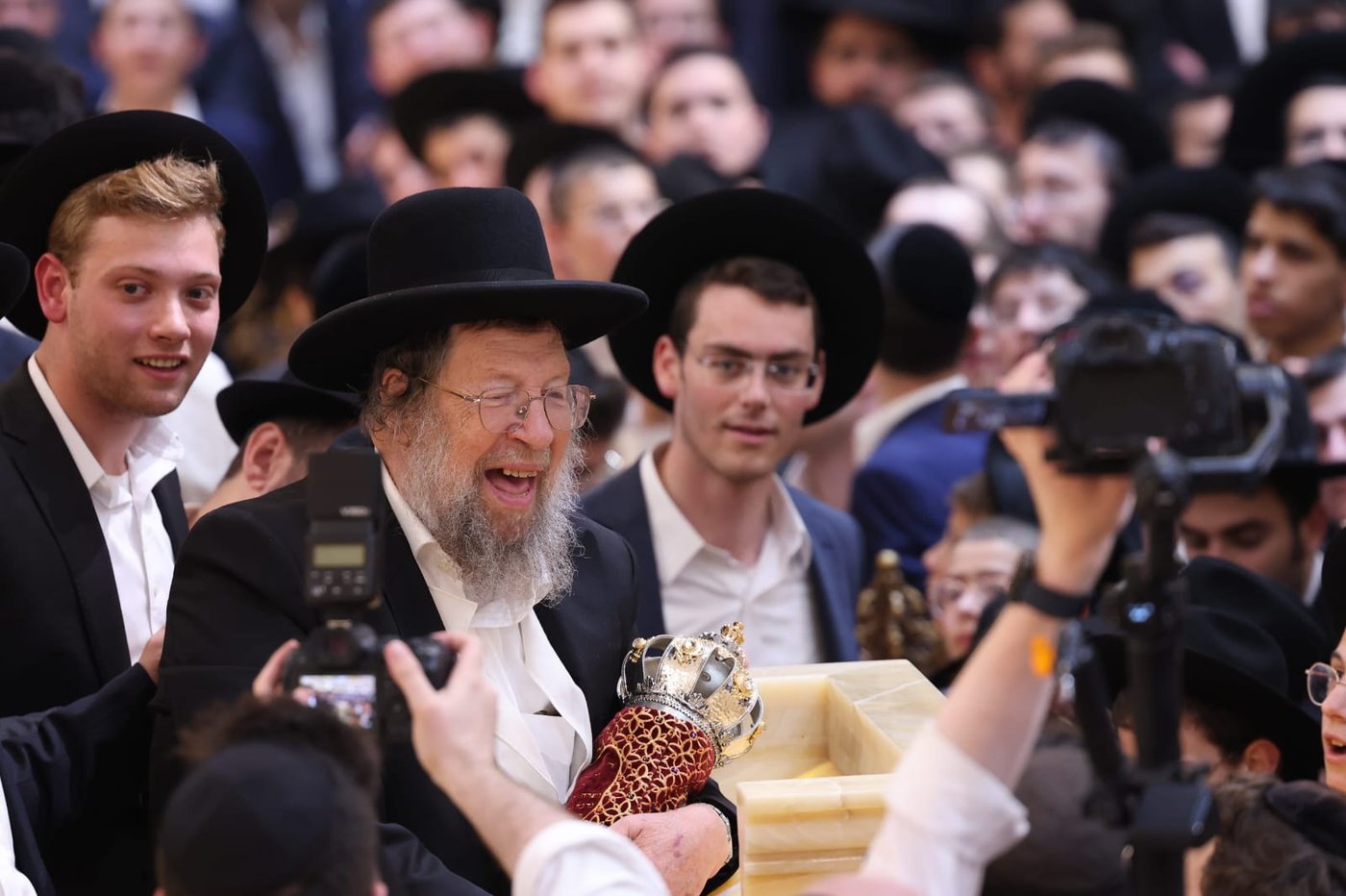 חנוכת ארון הקודש הגדול והמפואר בעולם ב'עטרת שלמה'