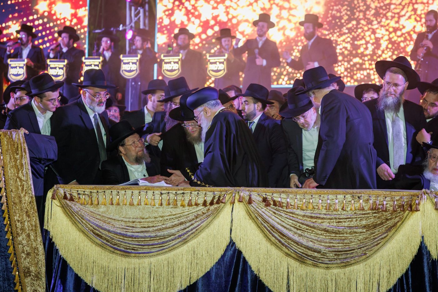 חנוכת ארון הקודש הגדול והמפואר בעולם ב'עטרת שלמה'