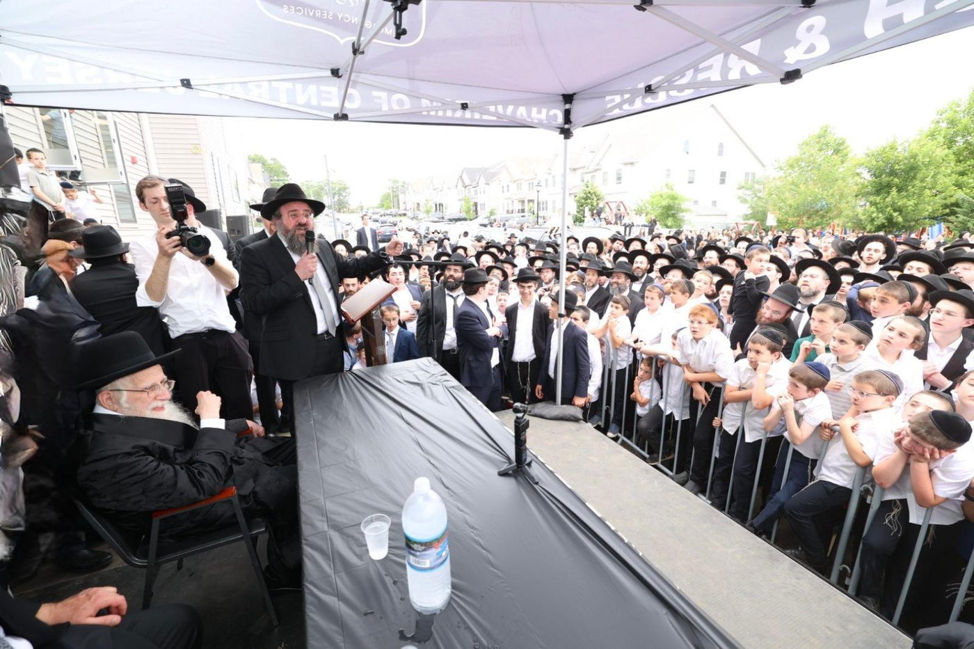 הקהילה בליקווד עם הגר"ע אוירבך