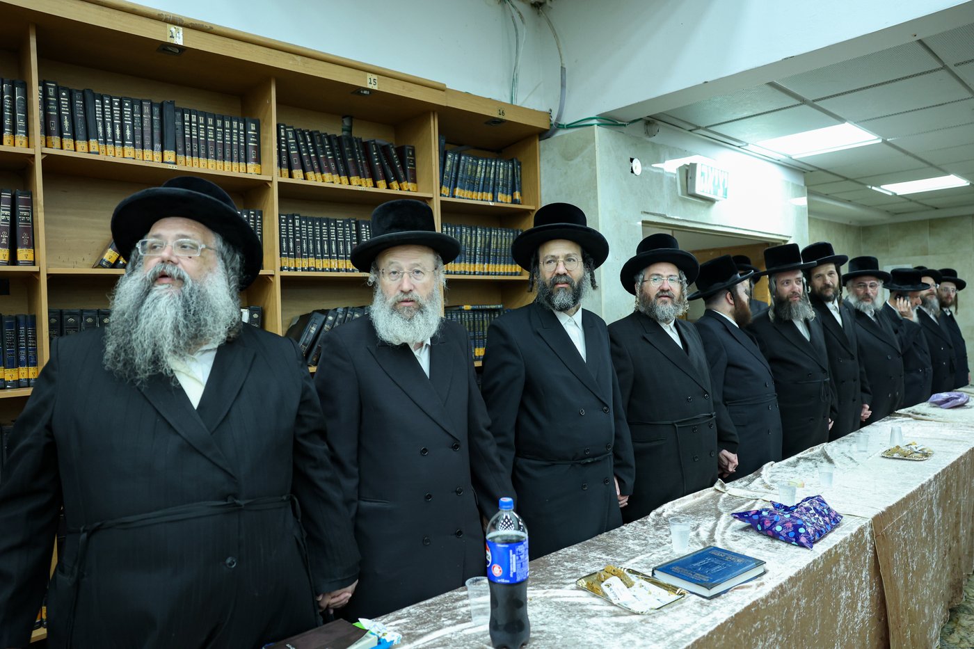 חלוקת פרסים בישיבת ויז'ניץ אשדוד