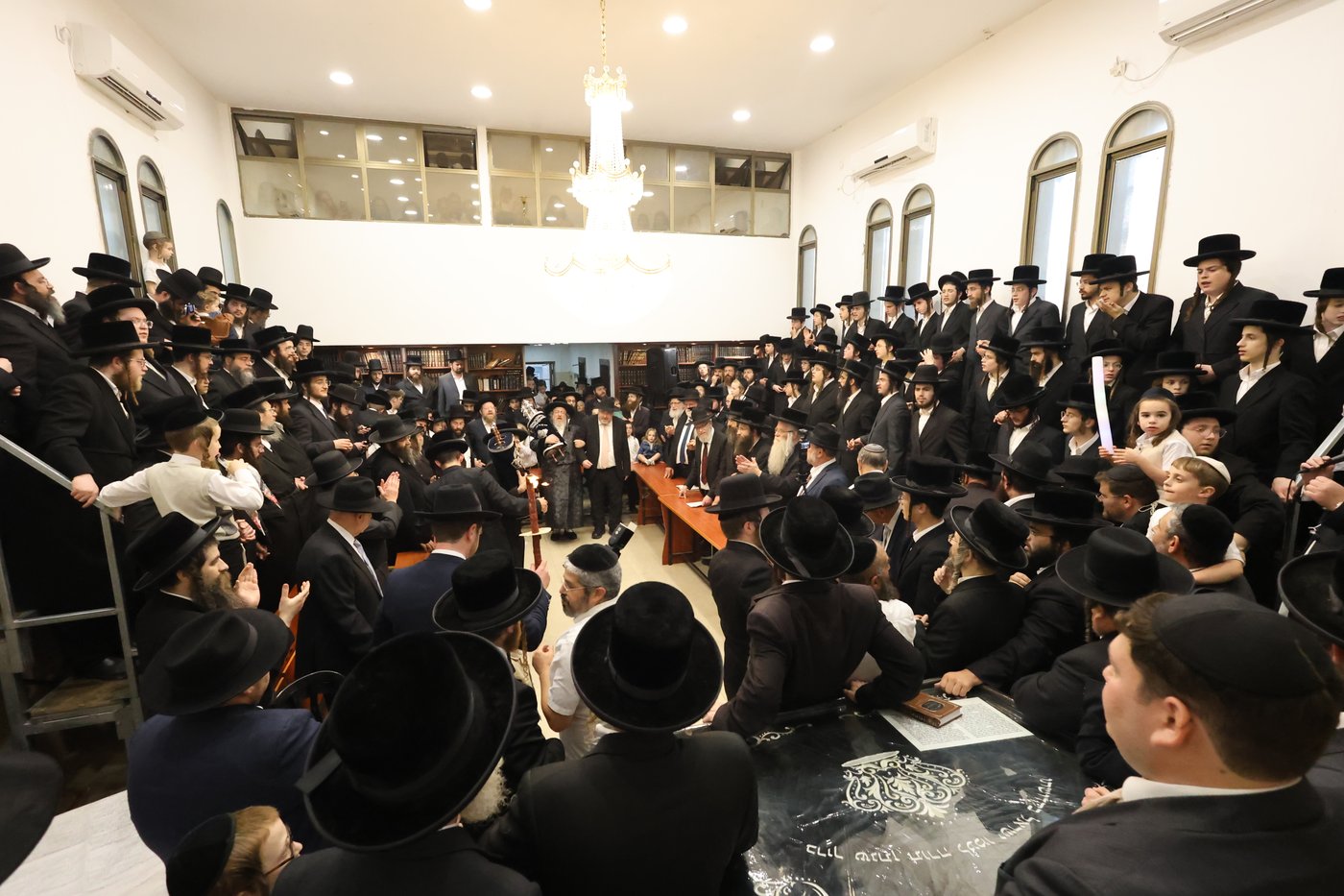 הכנסת ס"ת לביהמ"ד ביאלה ב"ב בביתר