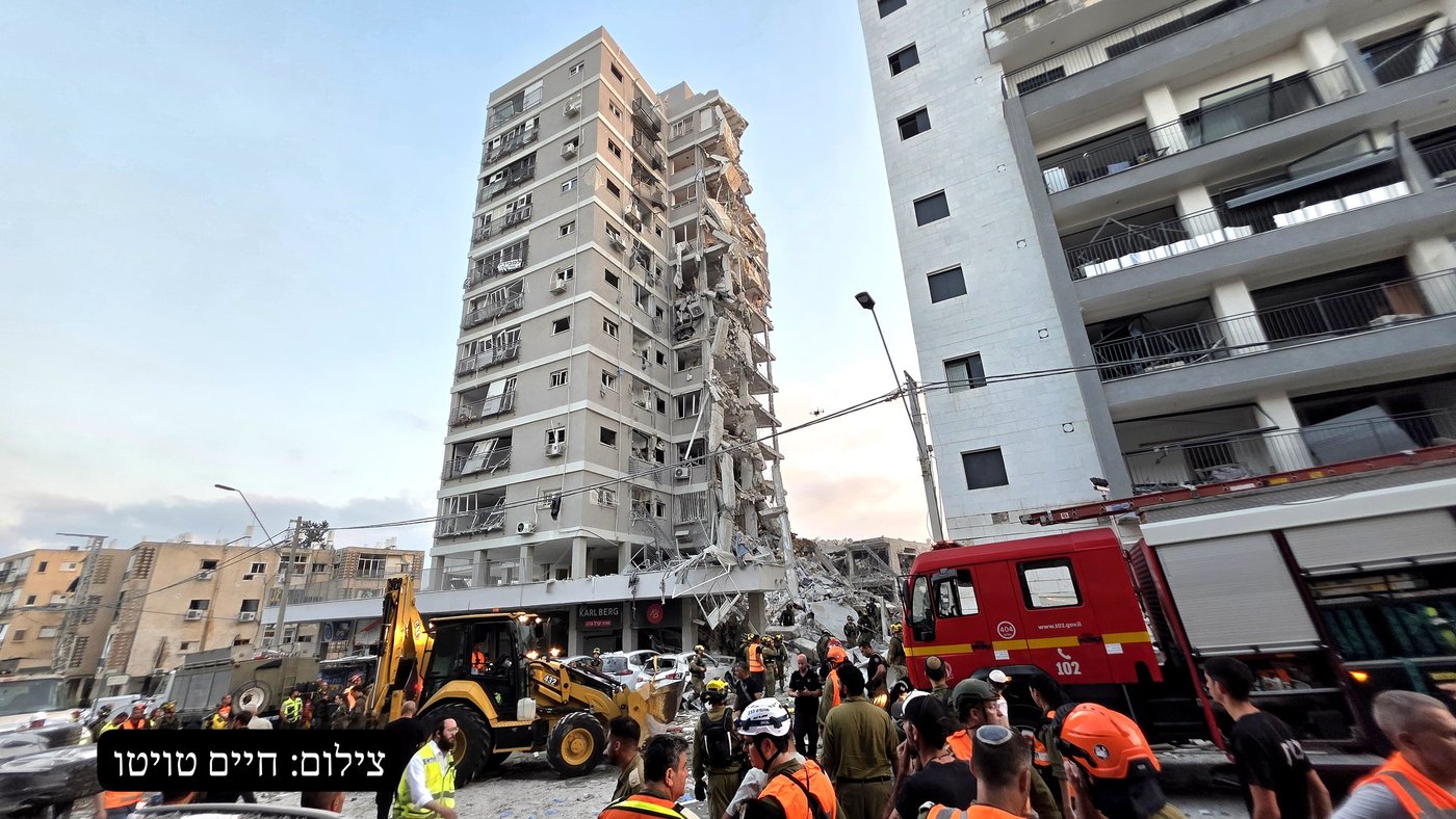 ניסיונות הפינוי והחילוץ בבת-ים