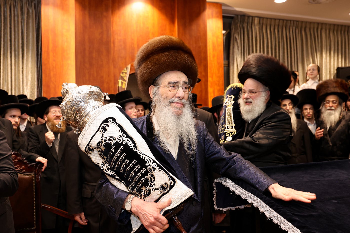 הכנסת ס"ת לישיבת אלכסנדר