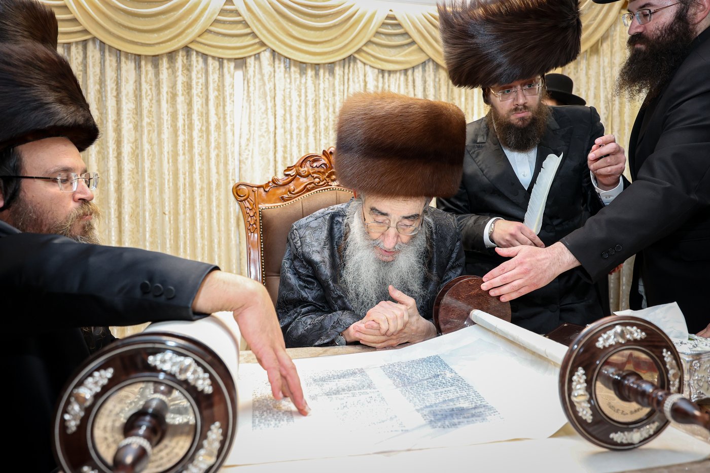 הכנסת ס"ת לישיבת אלכסנדר