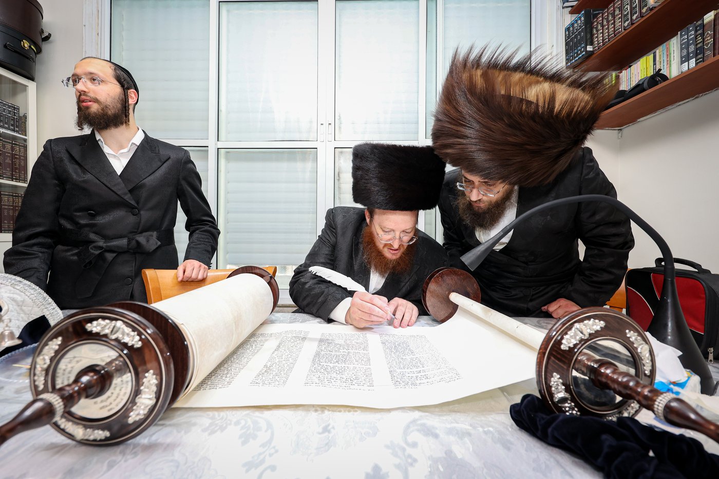 הכנסת ס"ת לישיבת אלכסנדר