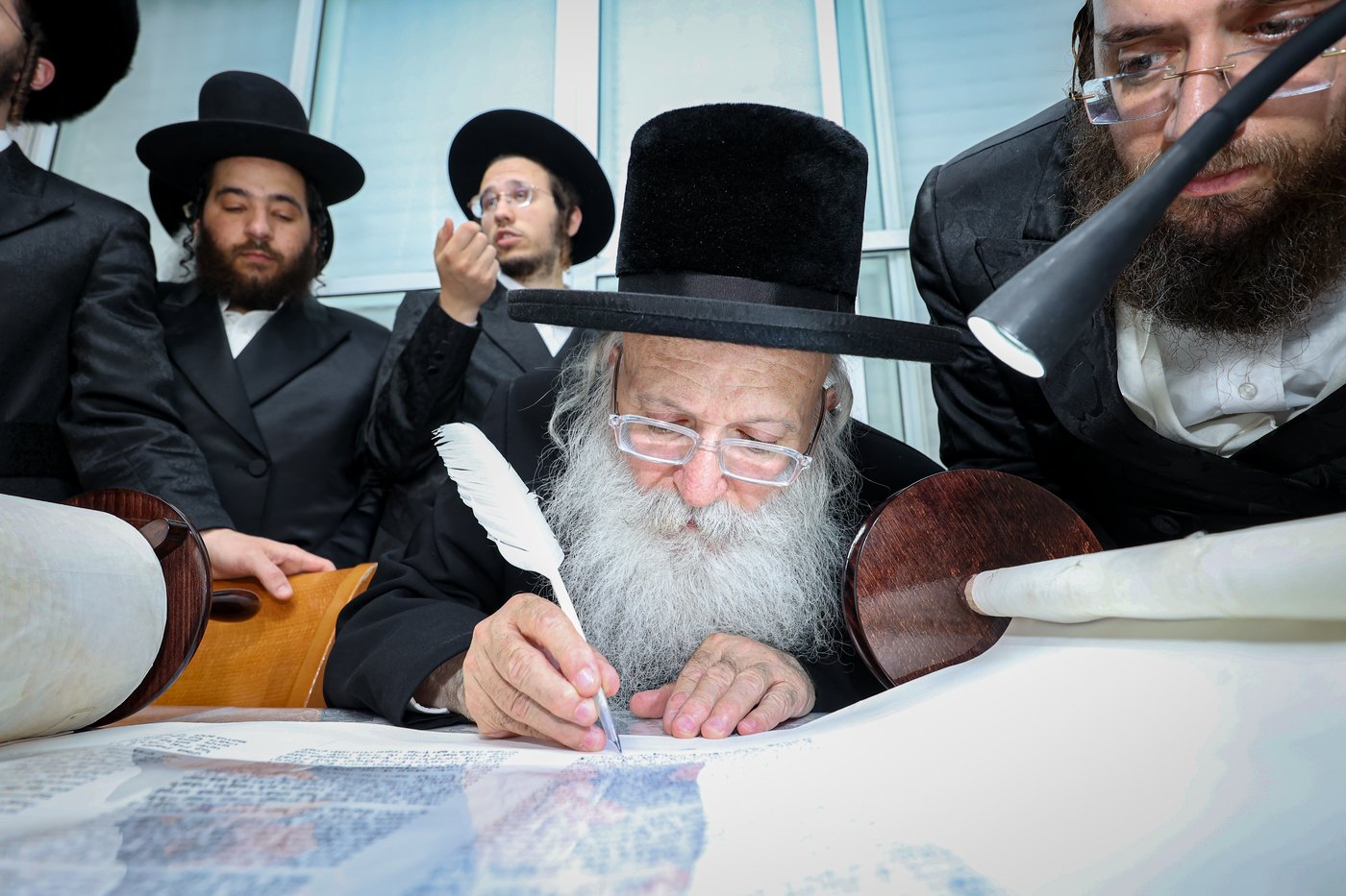 הכנסת ס"ת לישיבת אלכסנדר