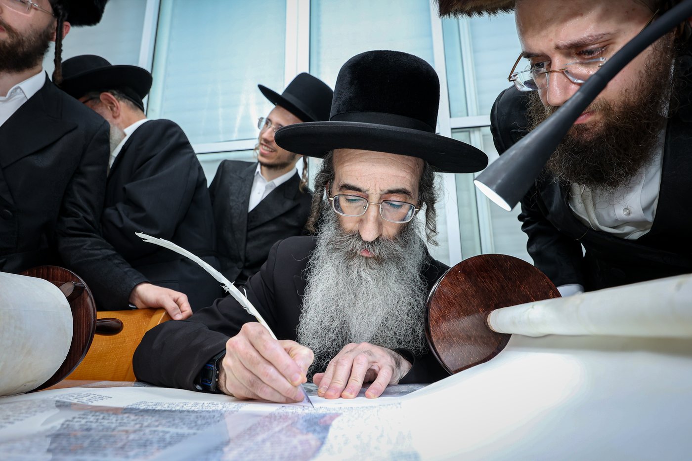 הכנסת ס"ת לישיבת אלכסנדר
