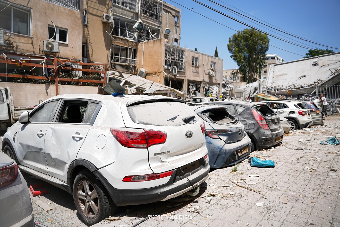 ההרס בזירת הנפילה בבני ברק