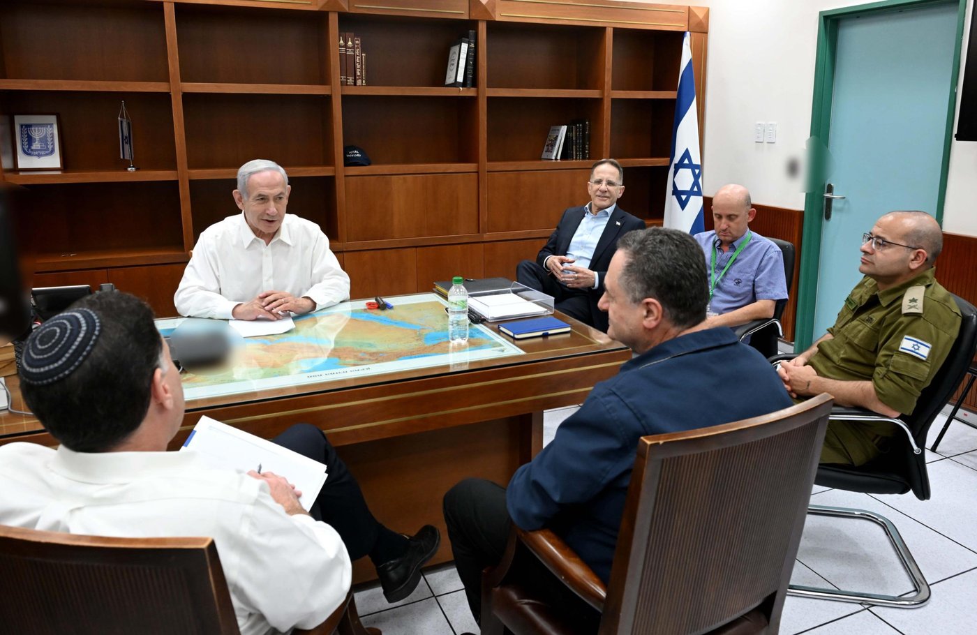 תושבי המרכז והצפון נקראו לשהות ליד מרחב מוגן | איום מטהרן: "נערכים למתקפת טילים גדולה ועוצמתית"