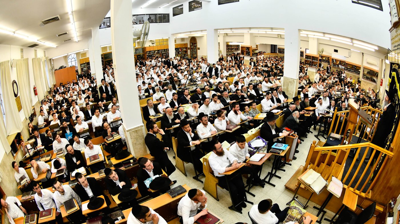 עצרת תפילה והתעוררות בישיבת מיר