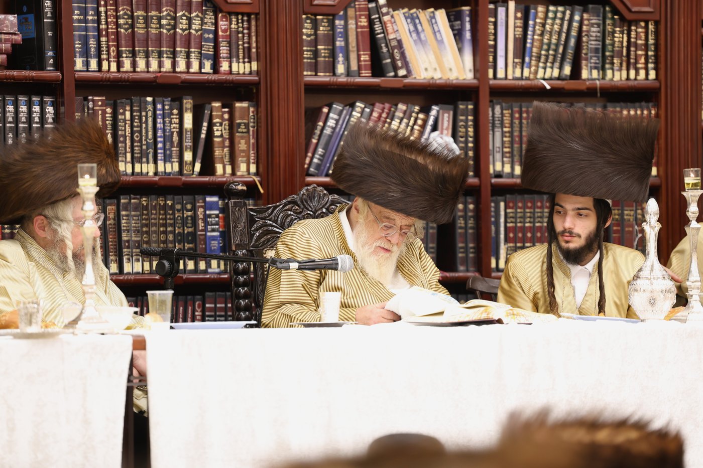 שמחת שבע ברכות לנכדת האדמו"ר מתולדות אהרן