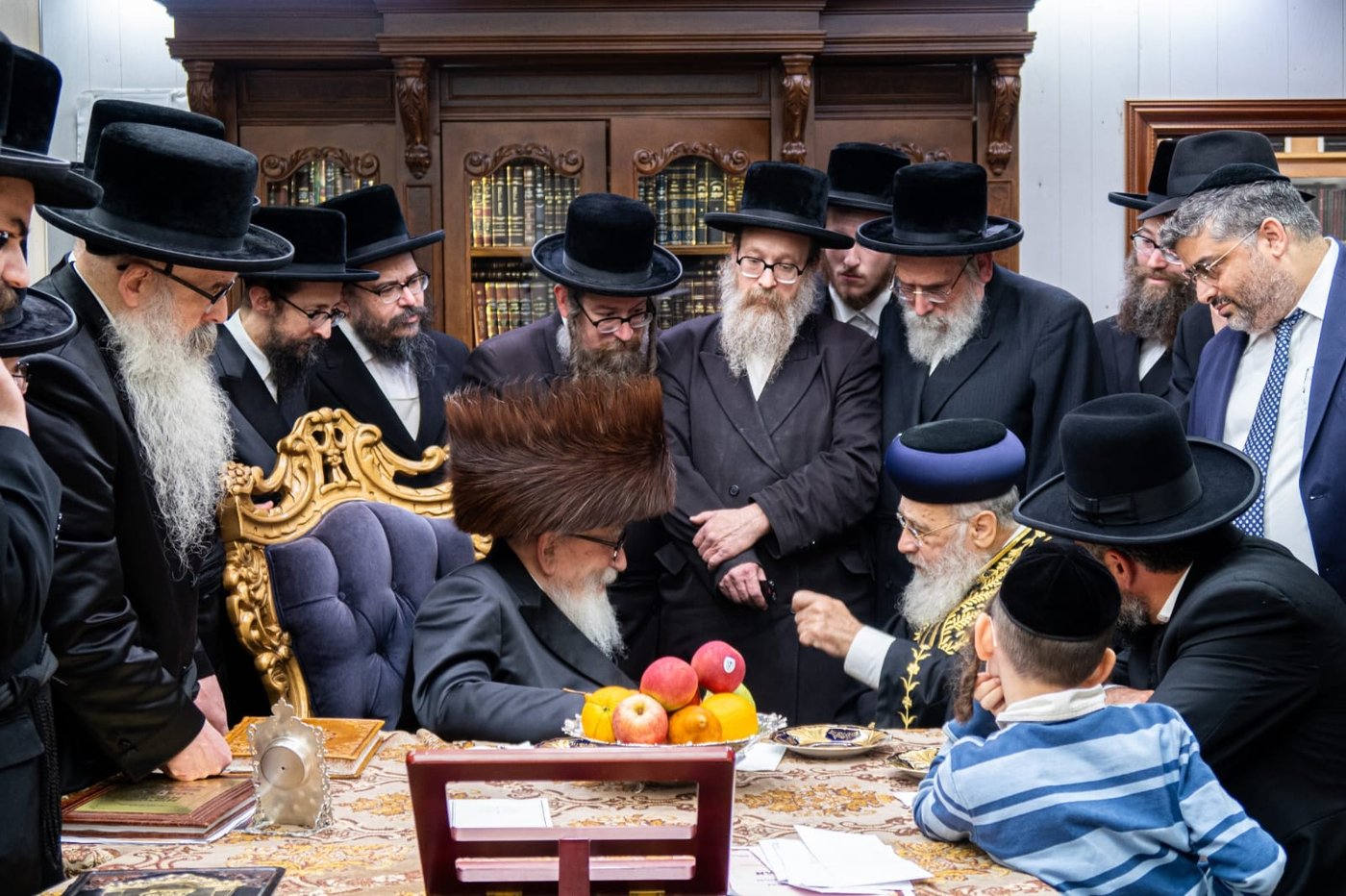 שיעור וביקור היסטורי של הראש"ל הגר"י יוסף בעיירה סקווירא | תיעוד מיוחד