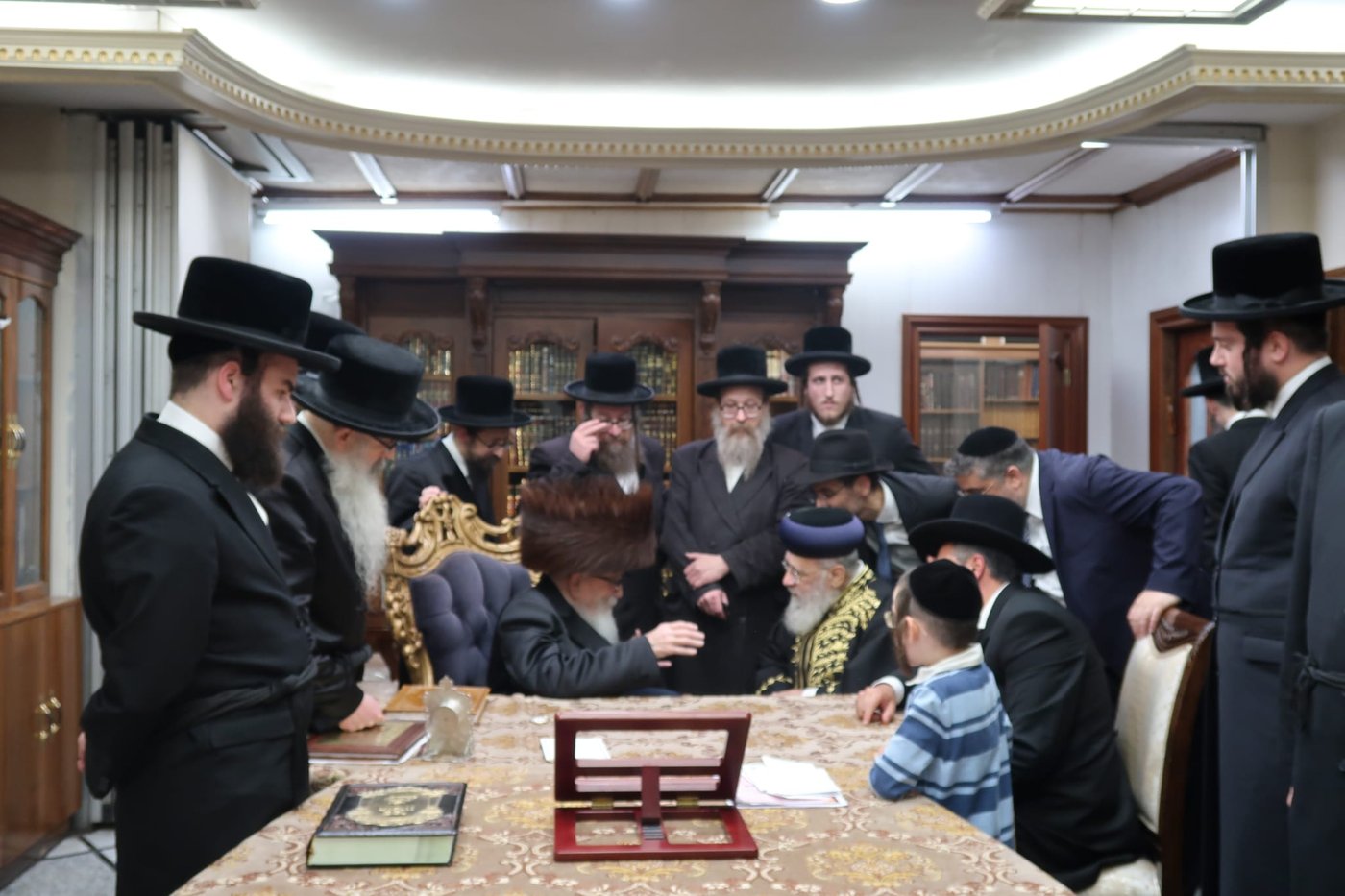 שיעור וביקור היסטורי של הראש"ל הגר"י יוסף בעיירה סקווירא | תיעוד מיוחד