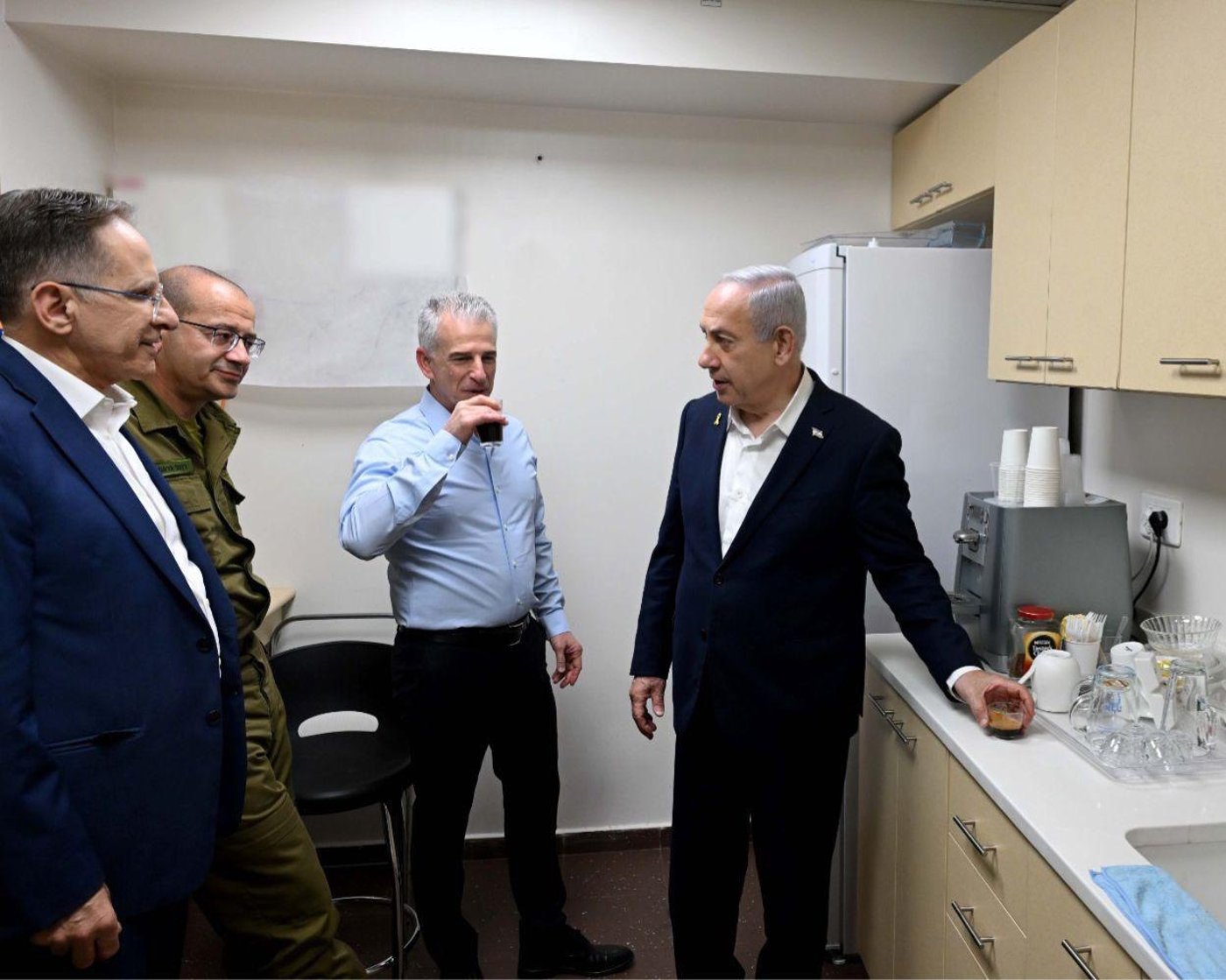 רה"מ נתניהו עם ראש המוסד והמזכ"צ, בסוף השבוע