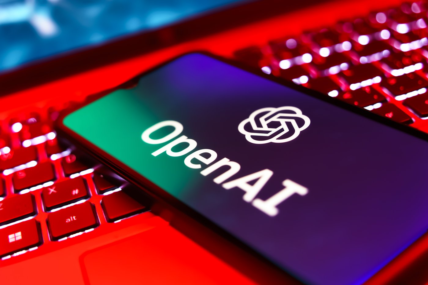 מזהירה מפני ייצור נשק ביולוגי בעזרת הצ'אט. OpenAI